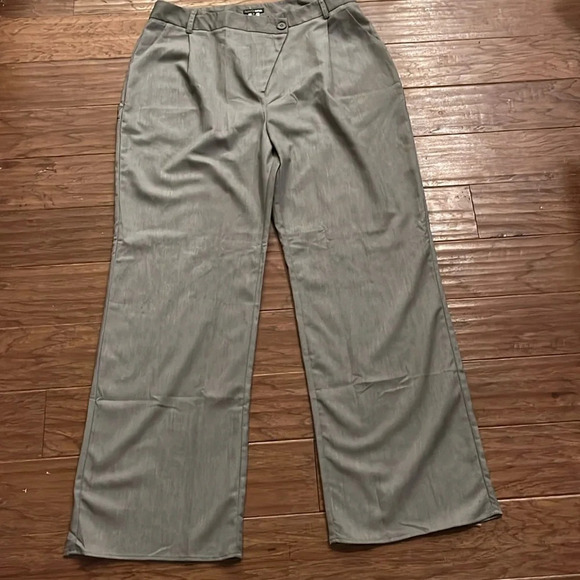 Fashion Nova Pants - Fashion Nova Shatter the Ceiling Wise Leg Grey Trousers Size 1X